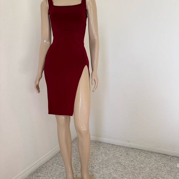 Stretchy wine dress used size S - Picture 3 of 7